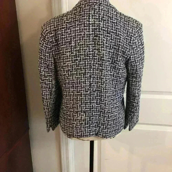 Jones New York size 6 Blue and White Tweed Jacket lined - Picture 3 of 6